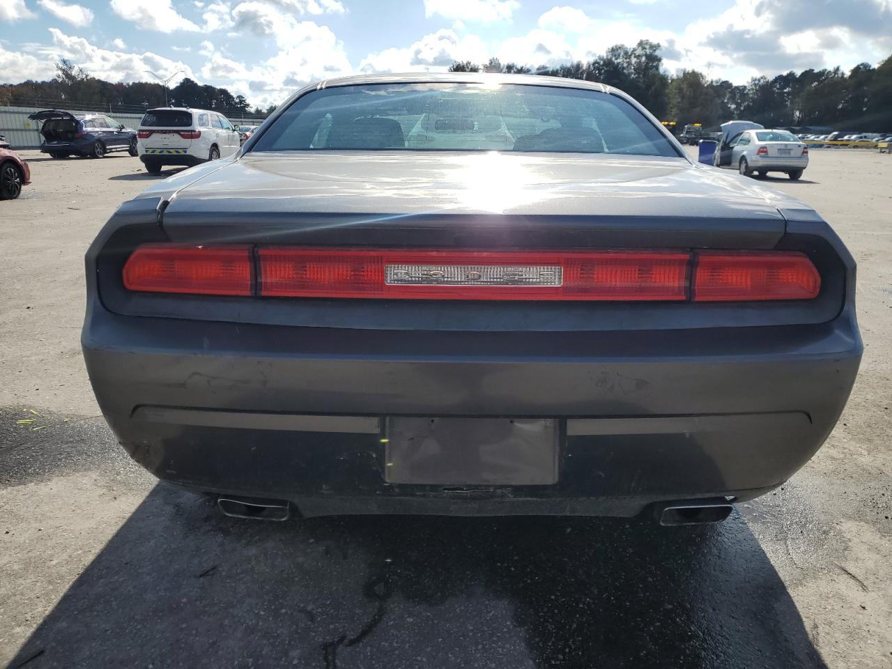 2013 Dodge Challenger Sxt - Image 6