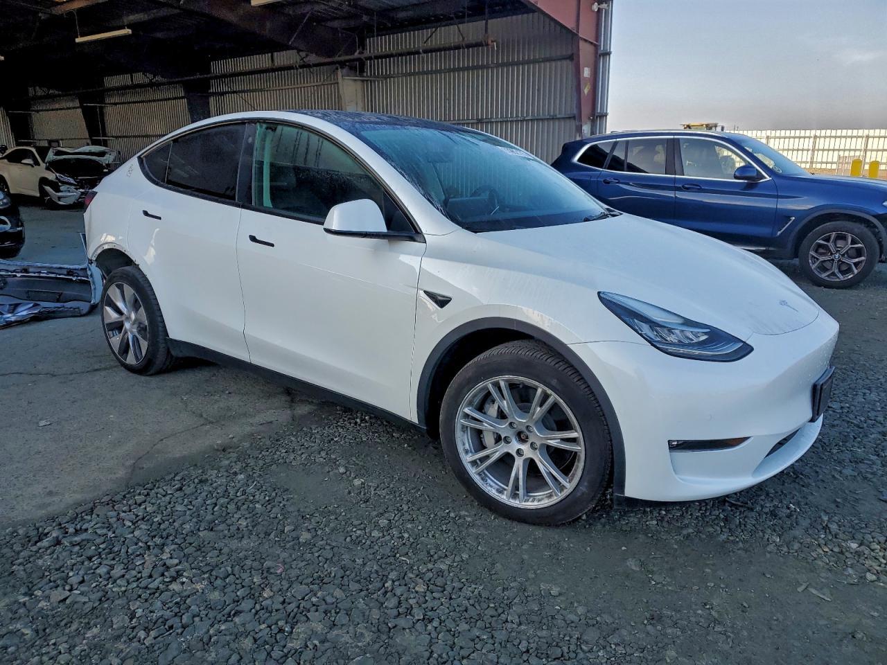 2022 Tesla Model Y - Фото 4