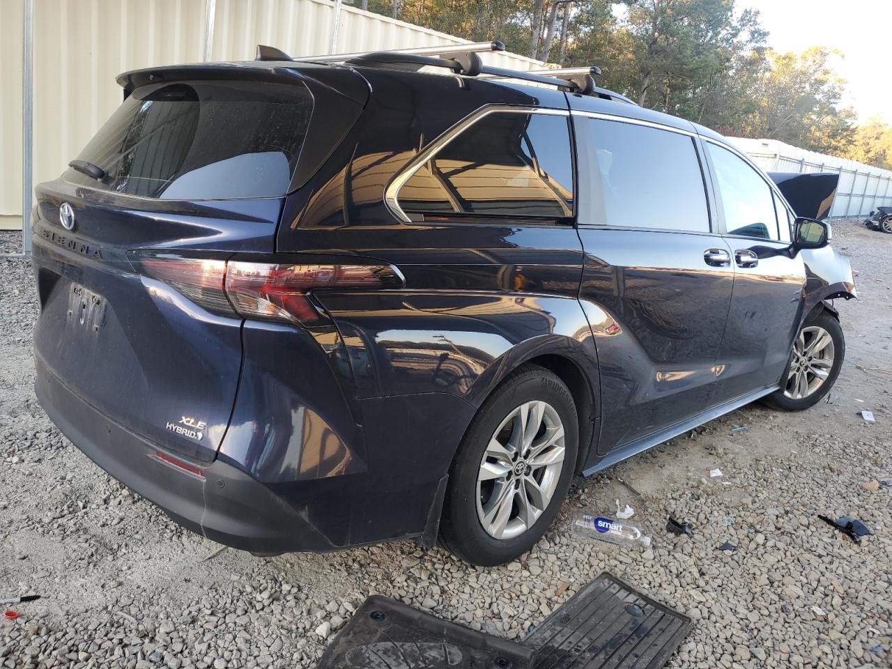2024 Toyota Sienna Xle 7-Passenger - Image 3