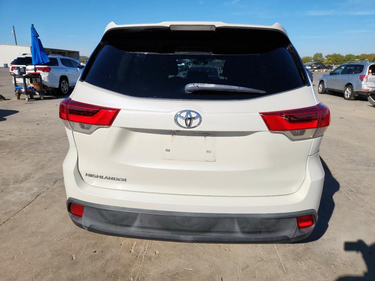 2018 Toyota Highlander Le - Фото 6