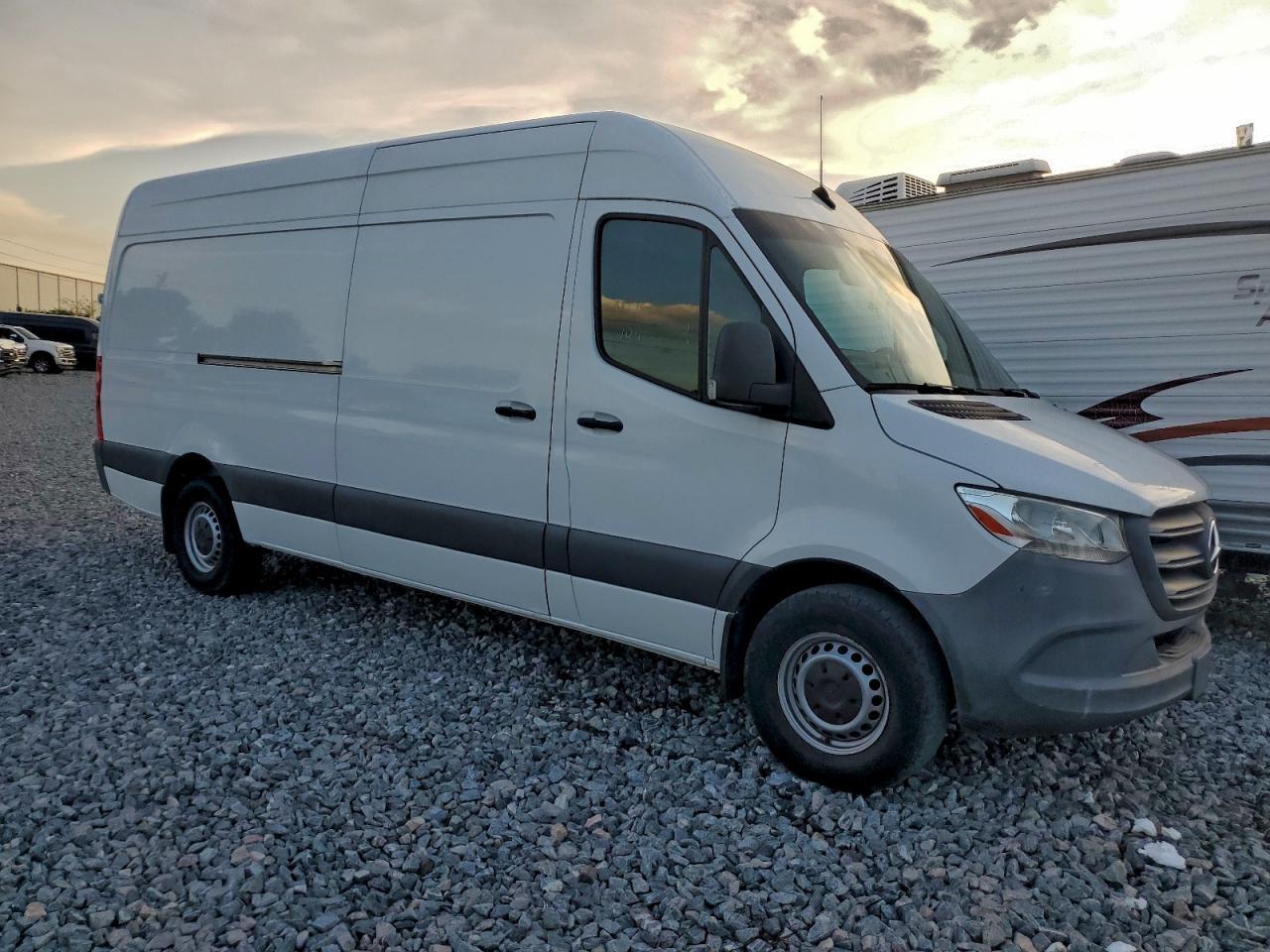 2021 Mercedes-Benz Sprinter 2500 - Image 4