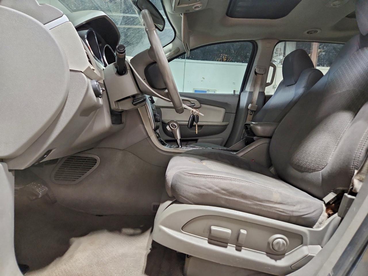 2011 Chev Traverse L - Фото 7