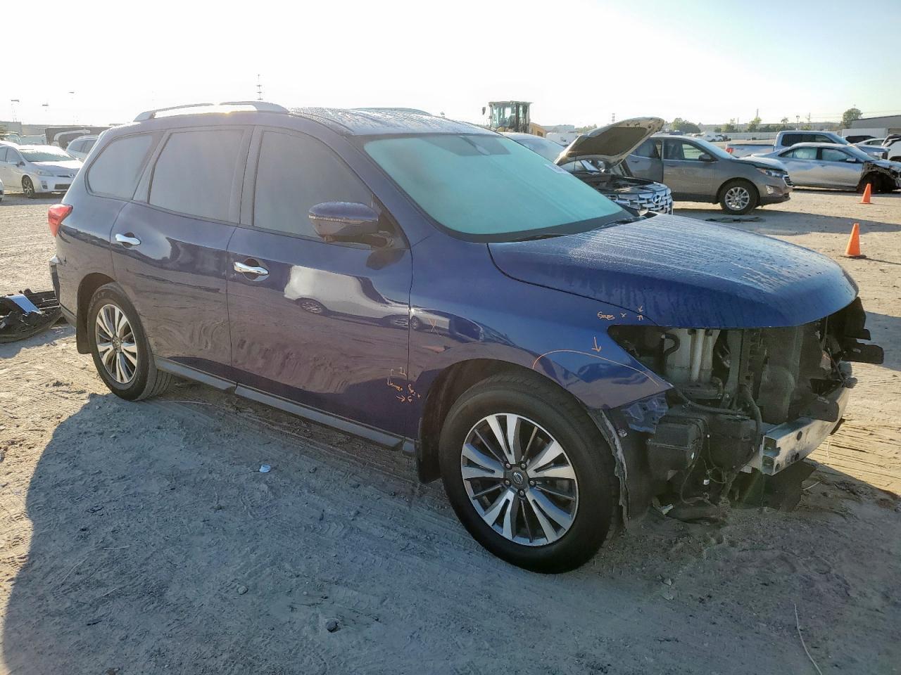 2017 Nissan Pathfinder S - Фото 4