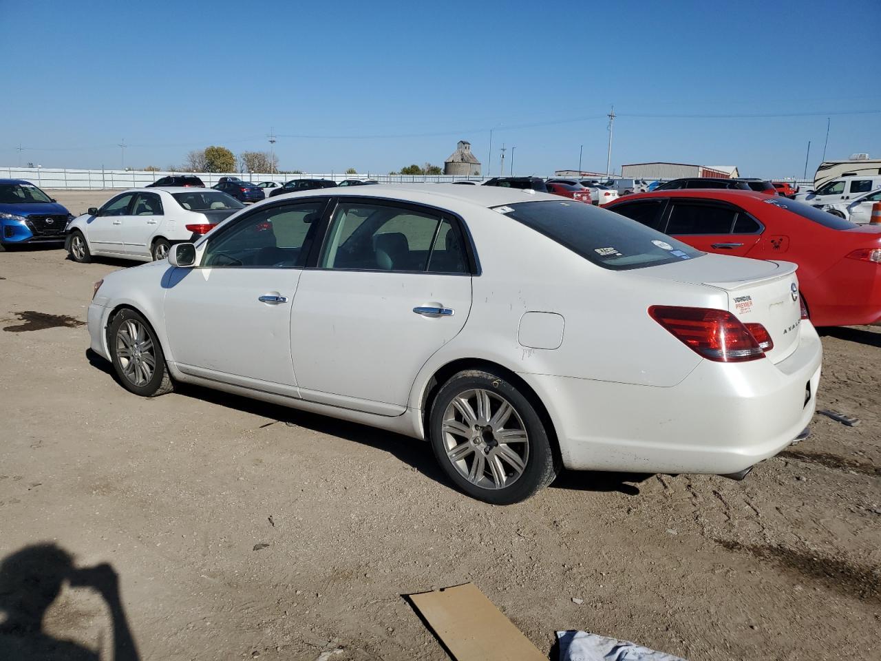 2009 Toyota Avalon Xl - Image 2