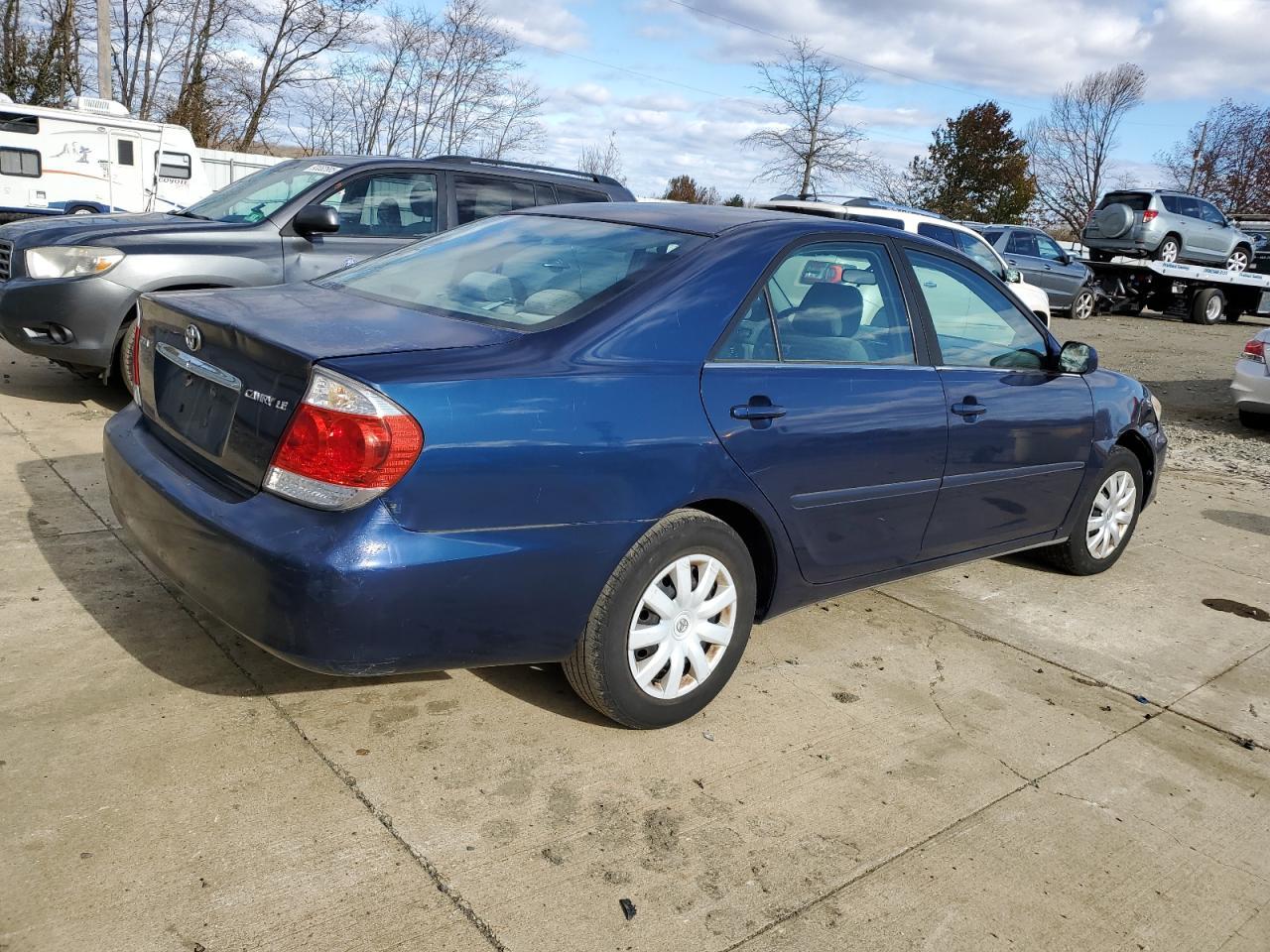 2005 Toyota Camry Le - Фото 3