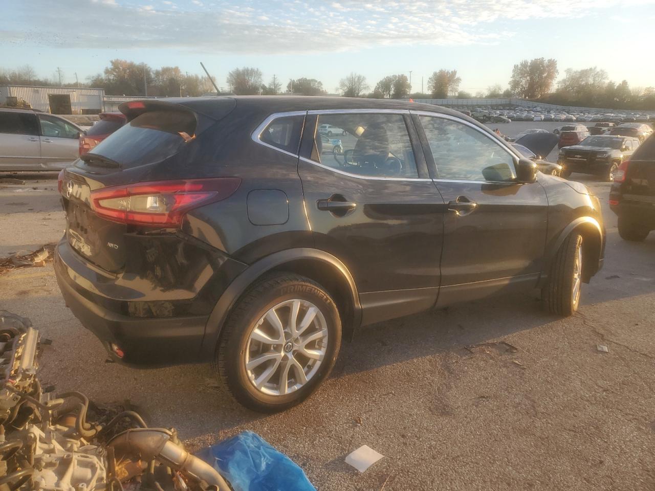 2021 Nissan Rogue Sport S - Фото 3