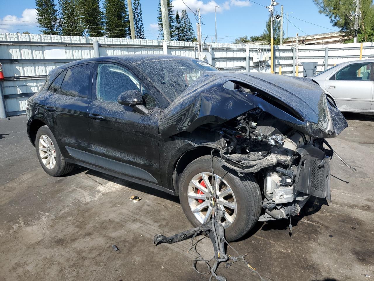 2018 Porsche Macan - Image 4