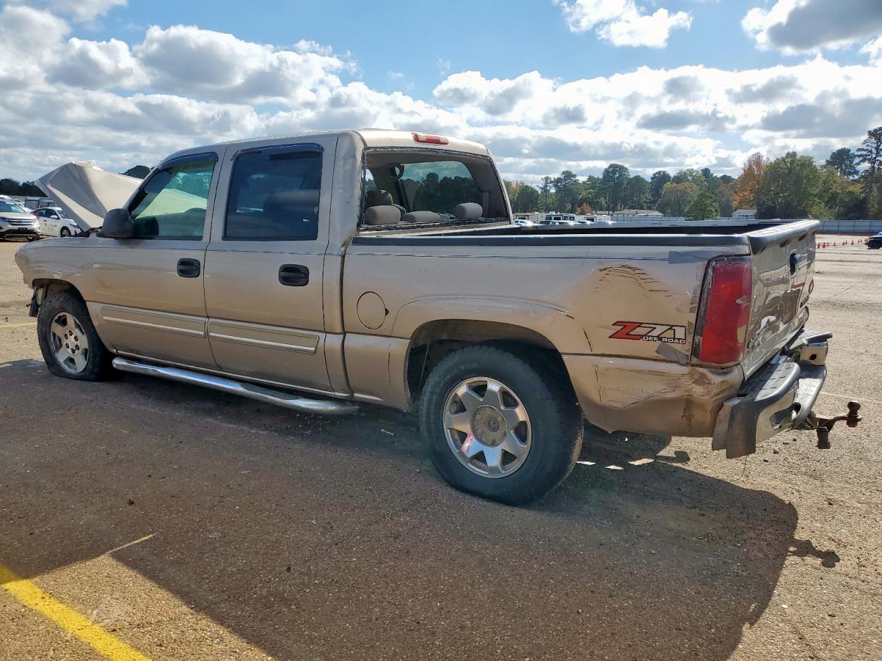 2005 Chevrolet Silverado K1500 - Image 2