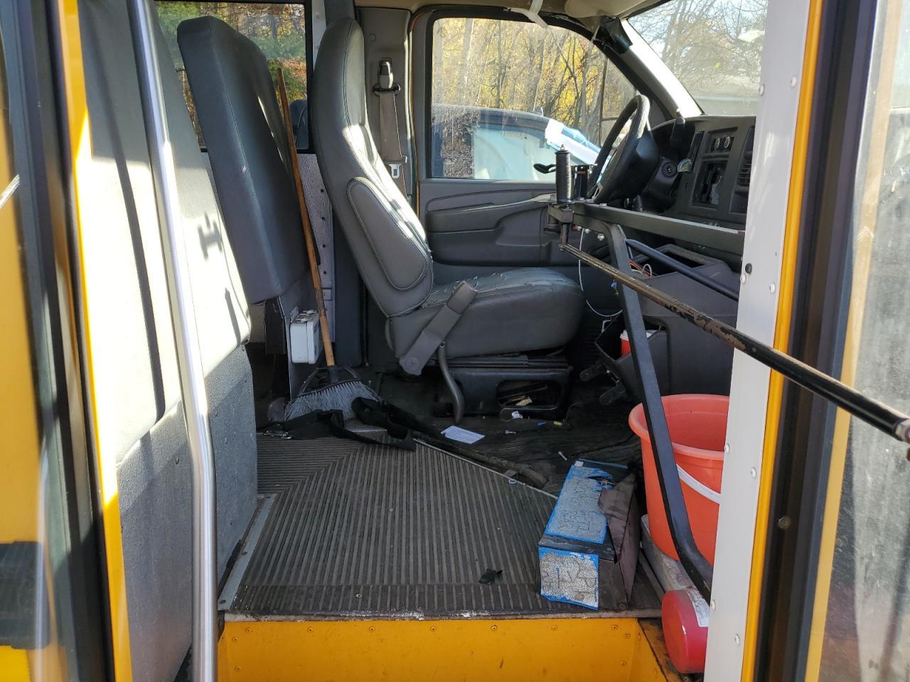 2012 Chevrolet School Bus - School Bus - Image 5