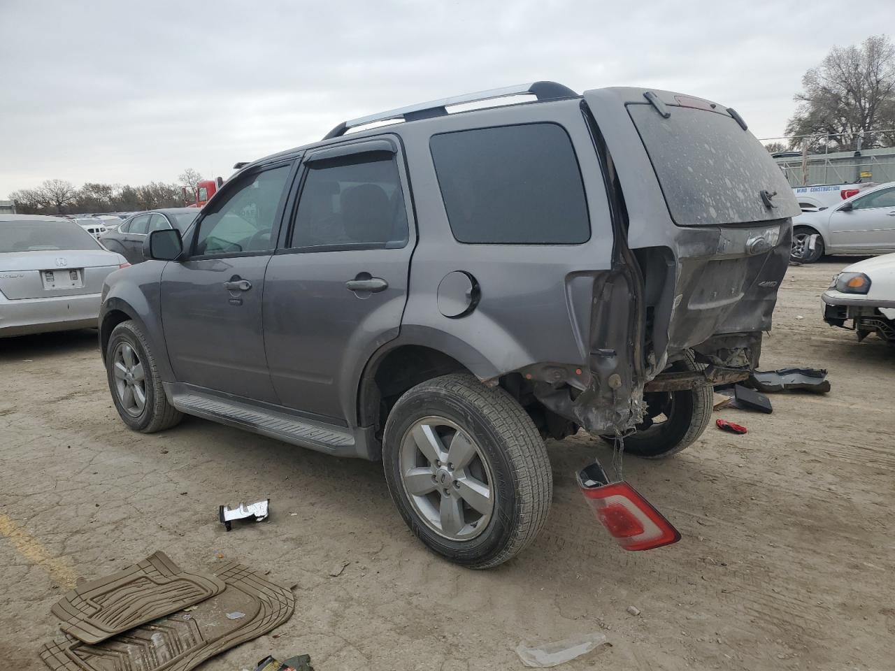 2009 Ford Escape Limited - Image 2