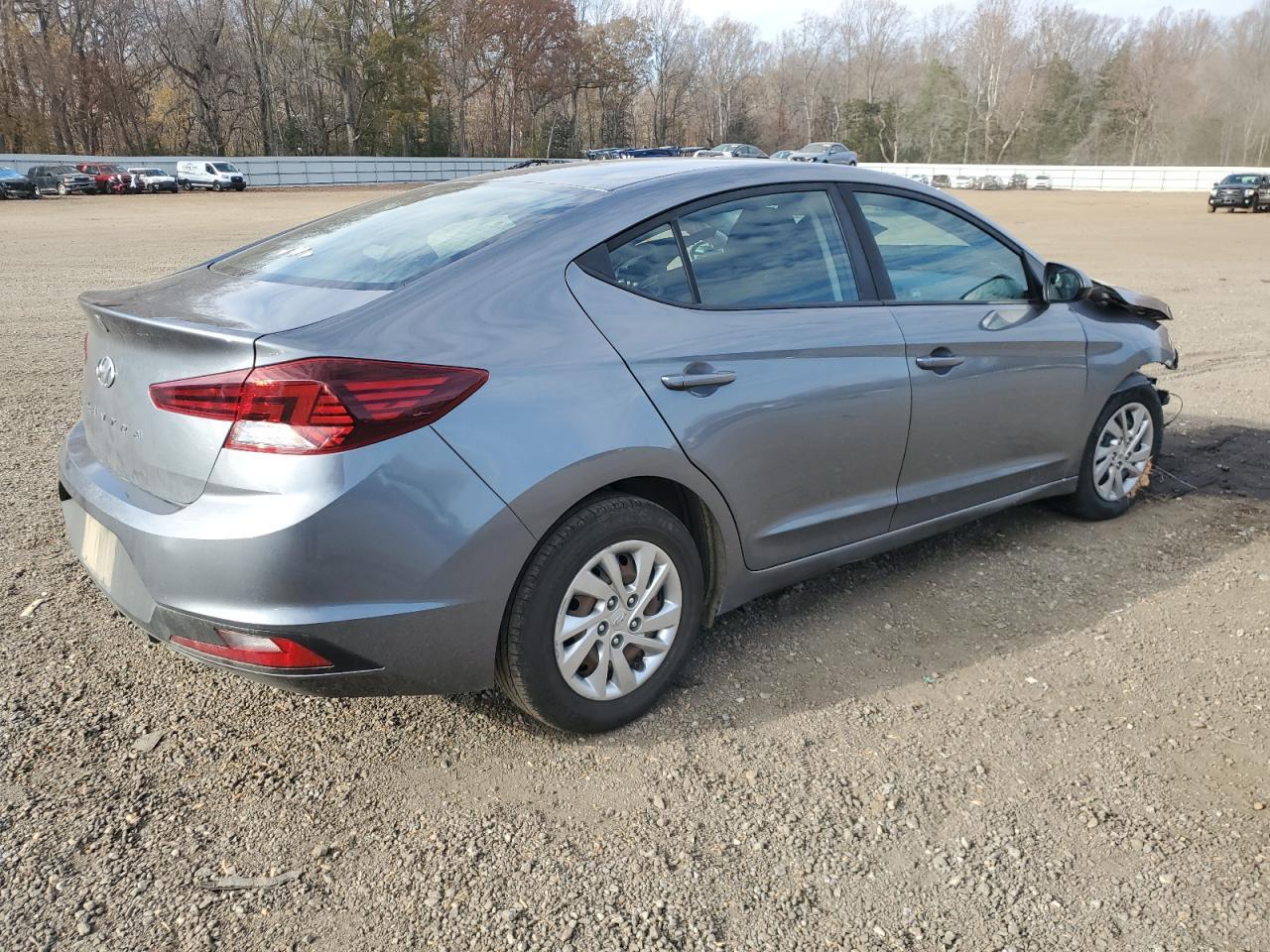 2019 Hyundai Elantra Se - Фото 3