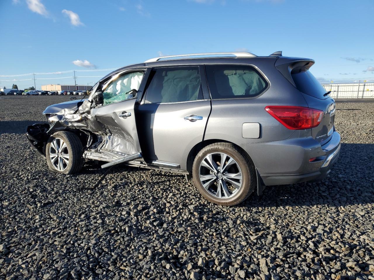 2019 Nissan Pathfinder S - Image 2
