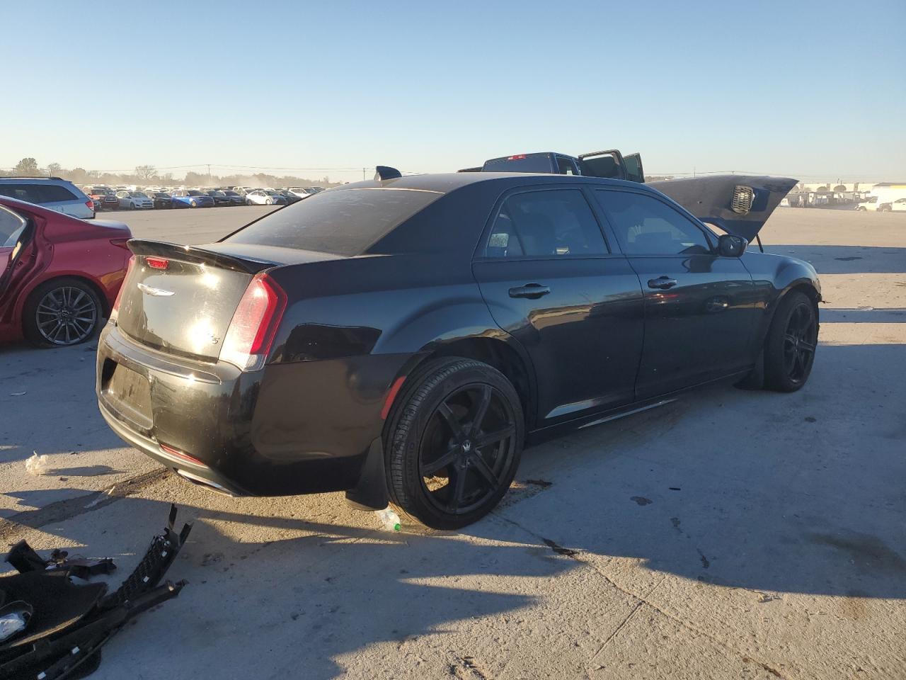 2019 Chrysler 300 S - Фото 3