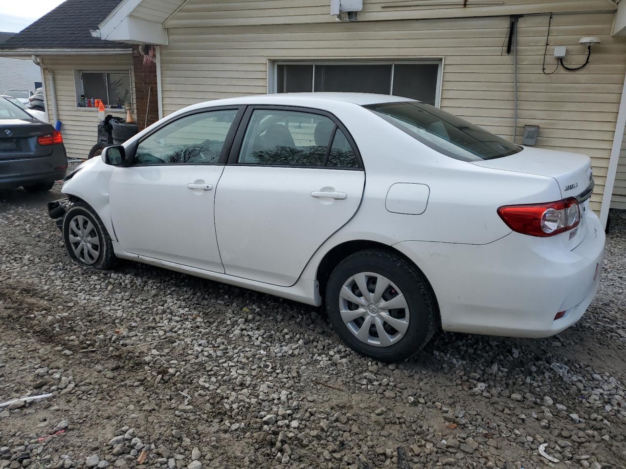 2011 Toyota Corolla Base - Фото 2