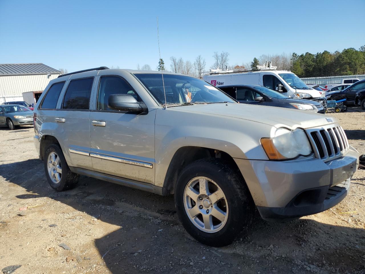 2010 Jeep Grand Cherokee Laredo - Image 7
