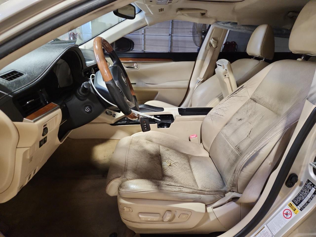 2014 Lexus Es 300H - Image 7