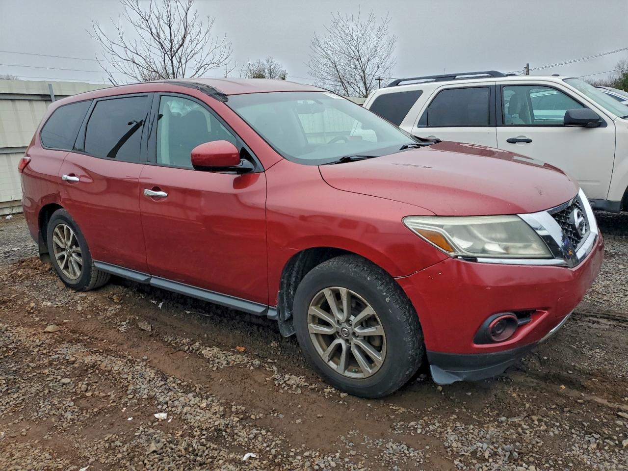 2014 Nissan Pathfinder S - Image 4