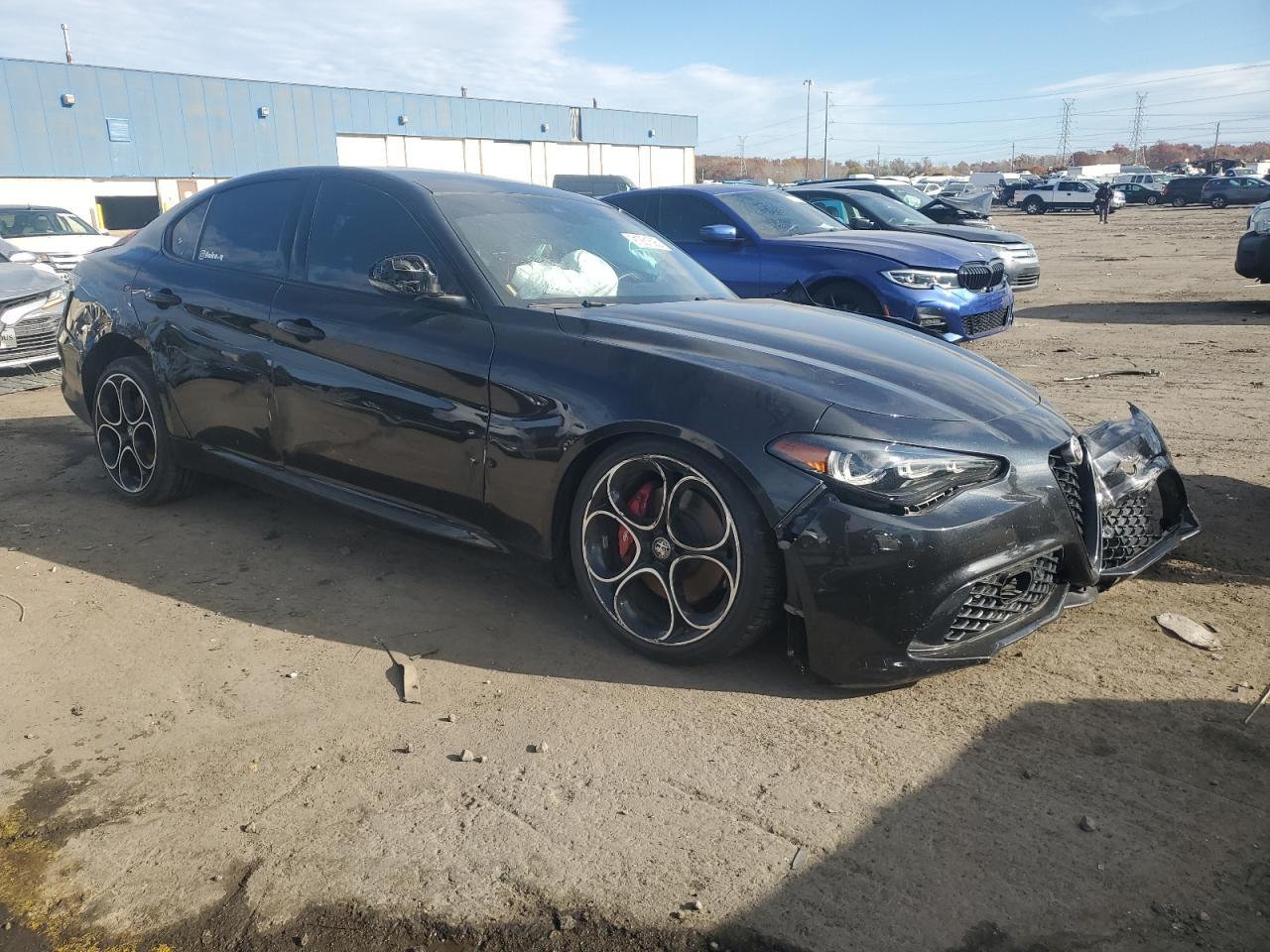 2024 Alfa Romeo Giulia Ti - Фото 4