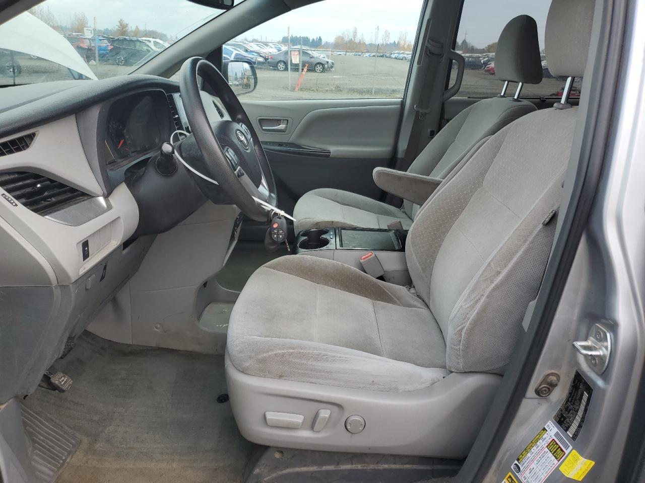 2017 Toyota Sienna Le - Image 7