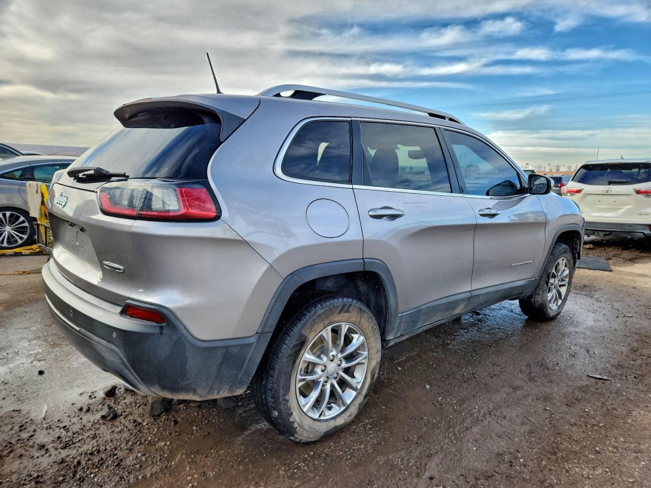 2019 Jeep Cherokee Latitude Plus - Фото 3