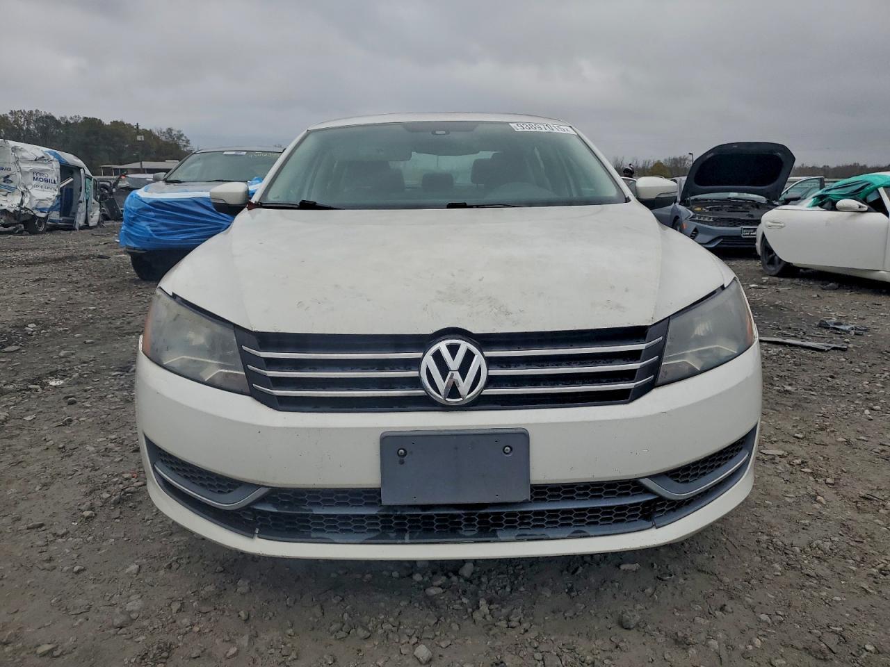 2013 Volkswagen Passat S - Image 5