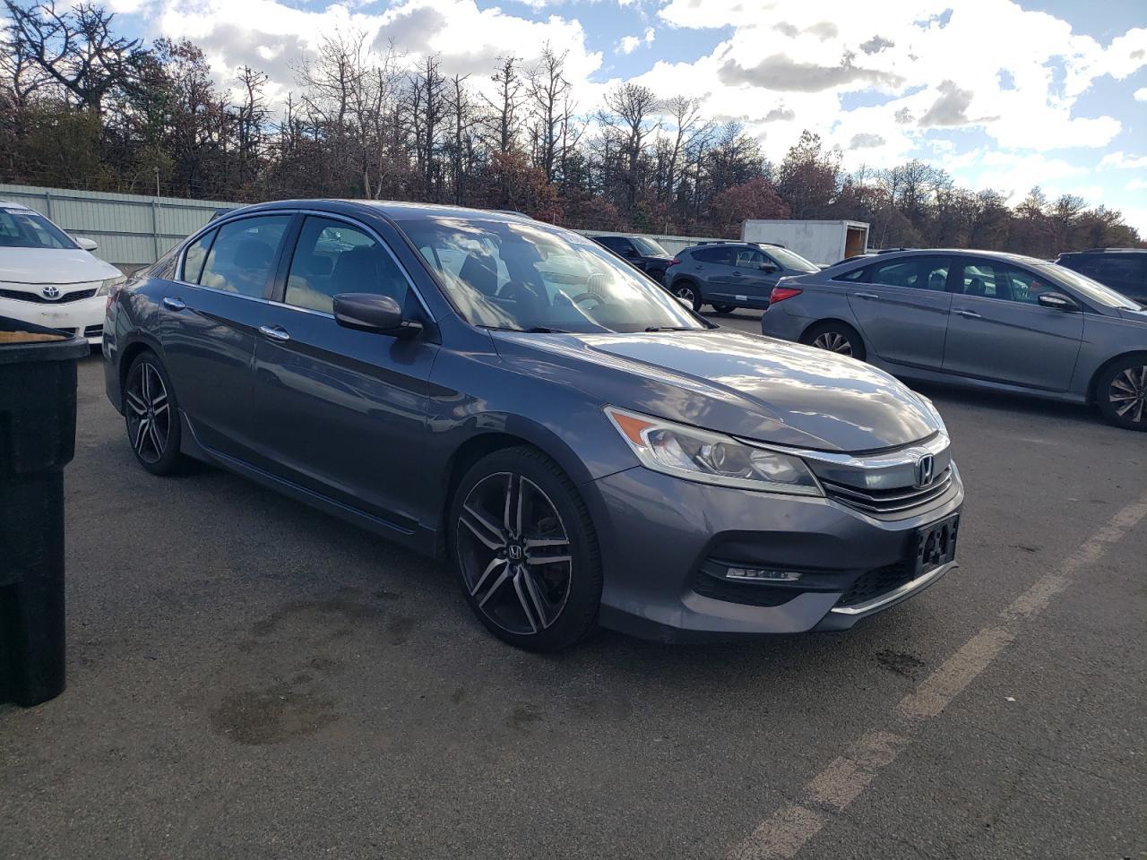 2017 Honda Accord Sport - Image 4