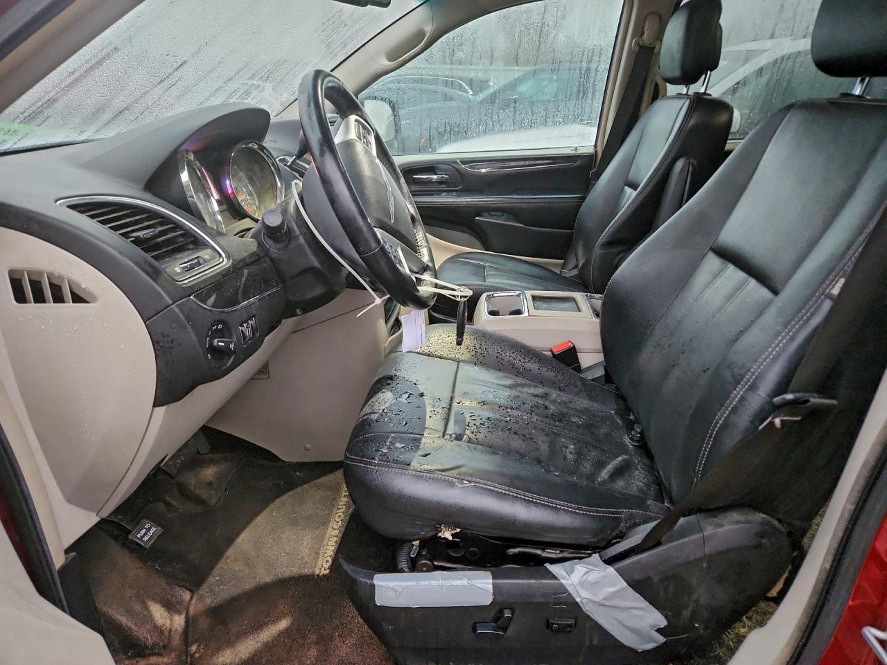 2015 Chrysler Town & Country Touring - Фото 7