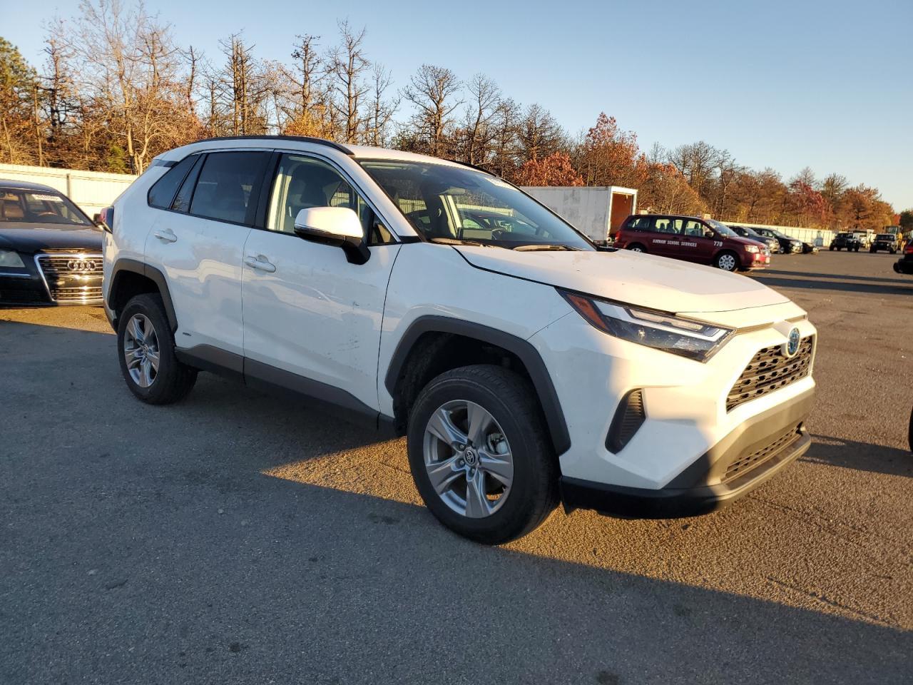 2024 Toyota Rav4 Le - Фото 4