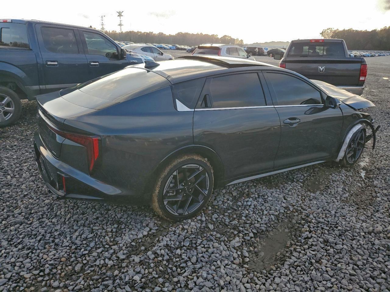 2025 Kia K4 Gt Line - Image 3