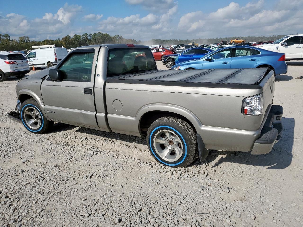 2003 Chevrolet S Truck S10 - Image 2
