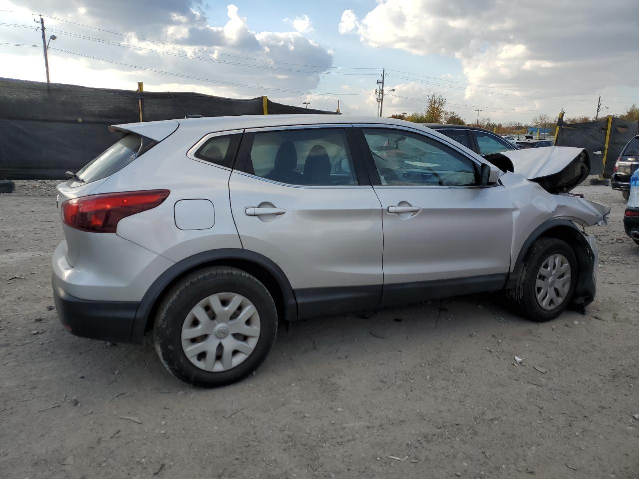 2019 Nissan Rogue Sport S - Фото 3
