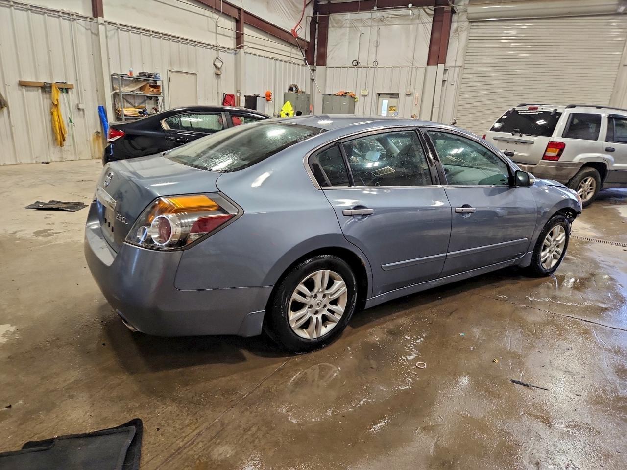 2010 Nissan Altima Base - Фото 3
