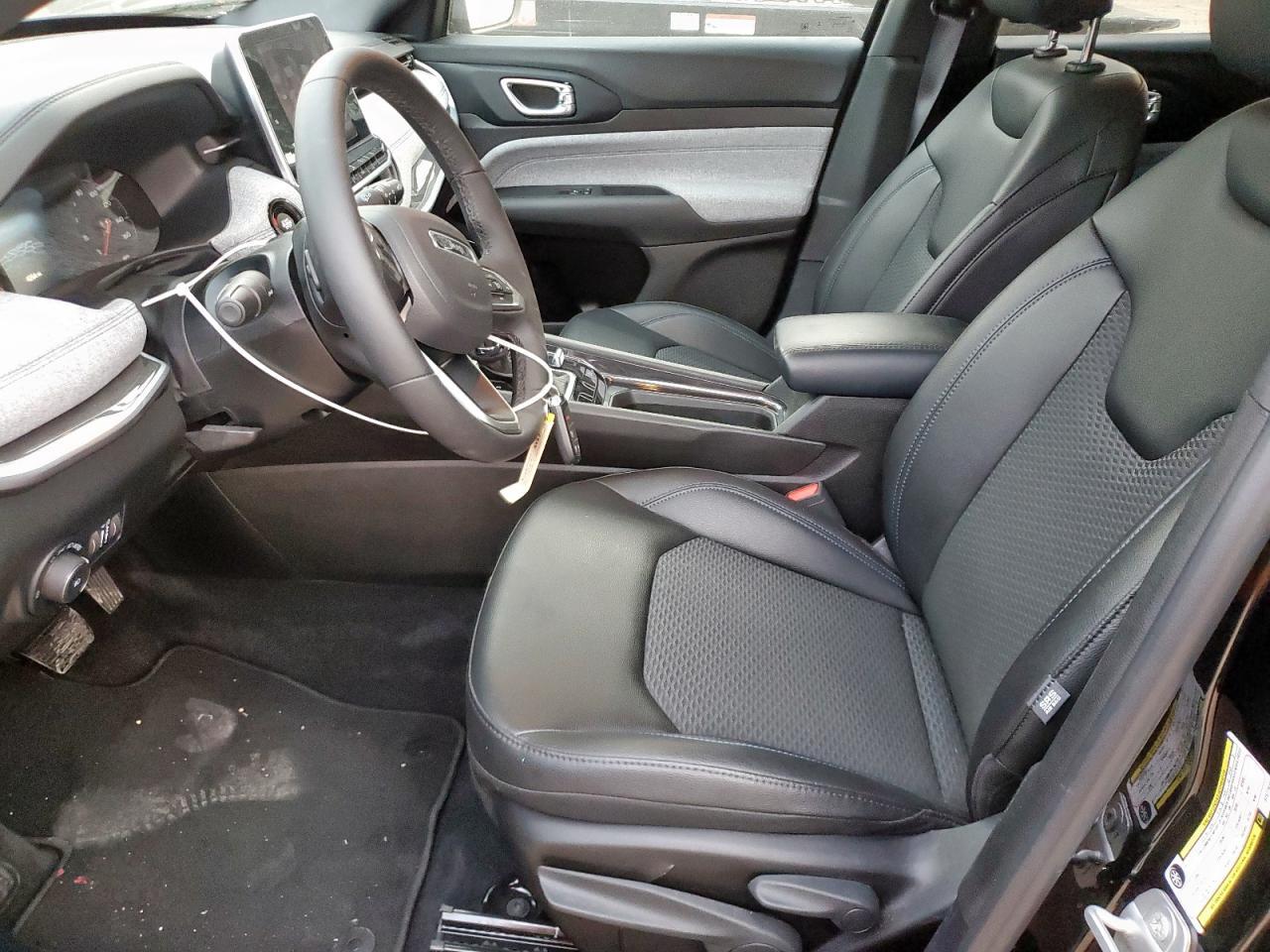 2025 Jeep Compass Latitude - Image 7