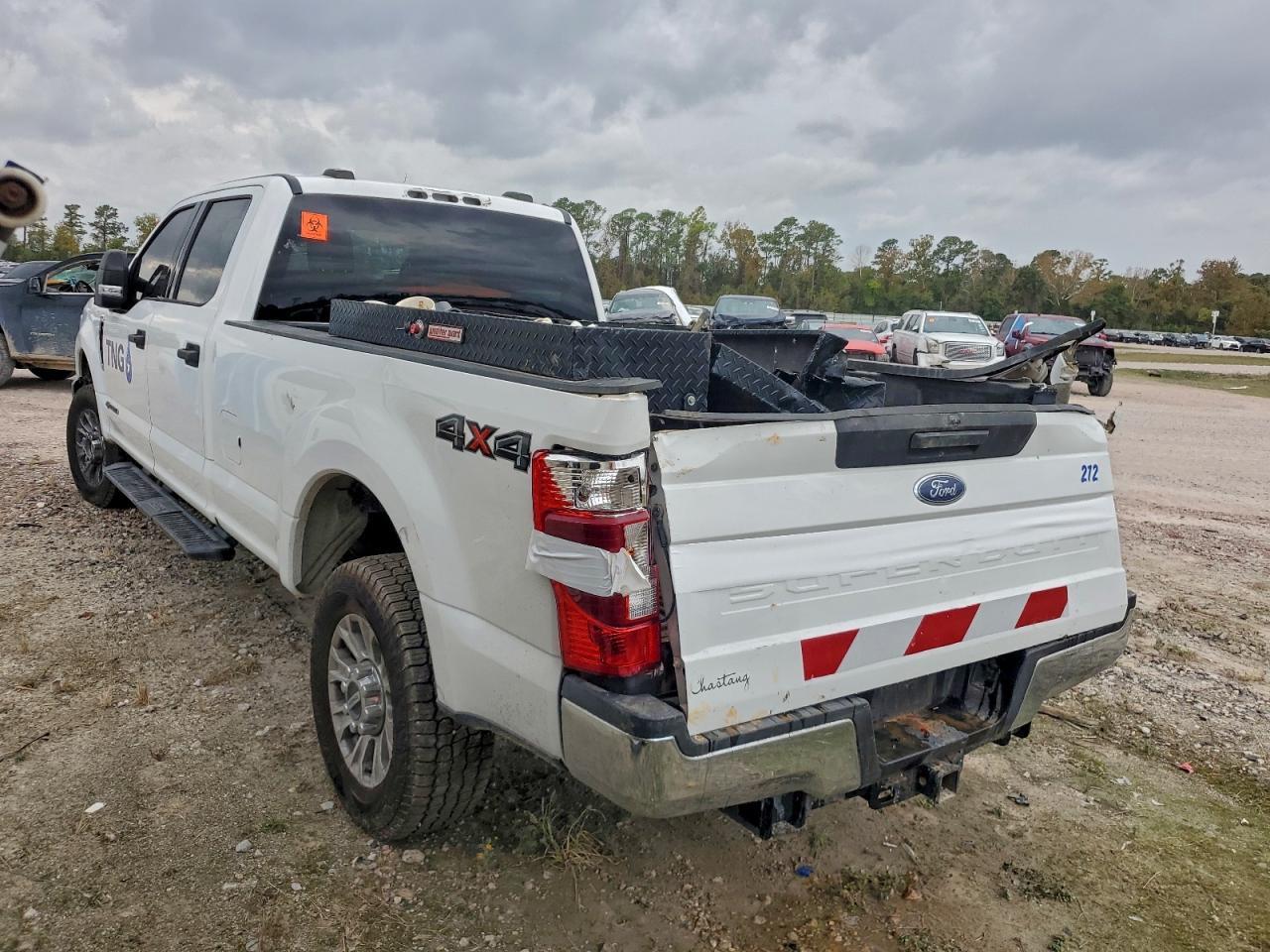 2020 Ford F250 Super Duty - Фото 2
