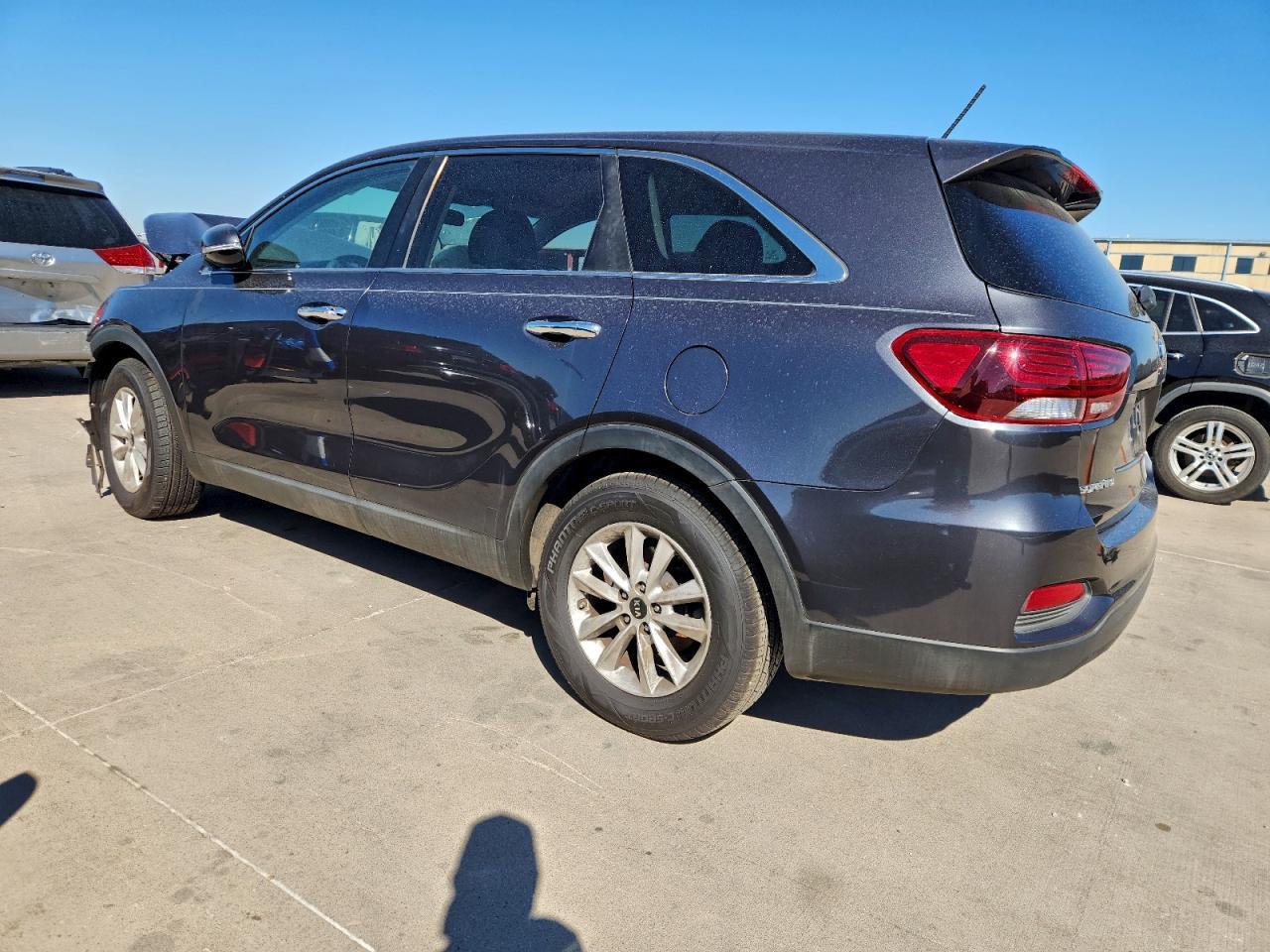 2019 Kia Sorento Lx - Image 2
