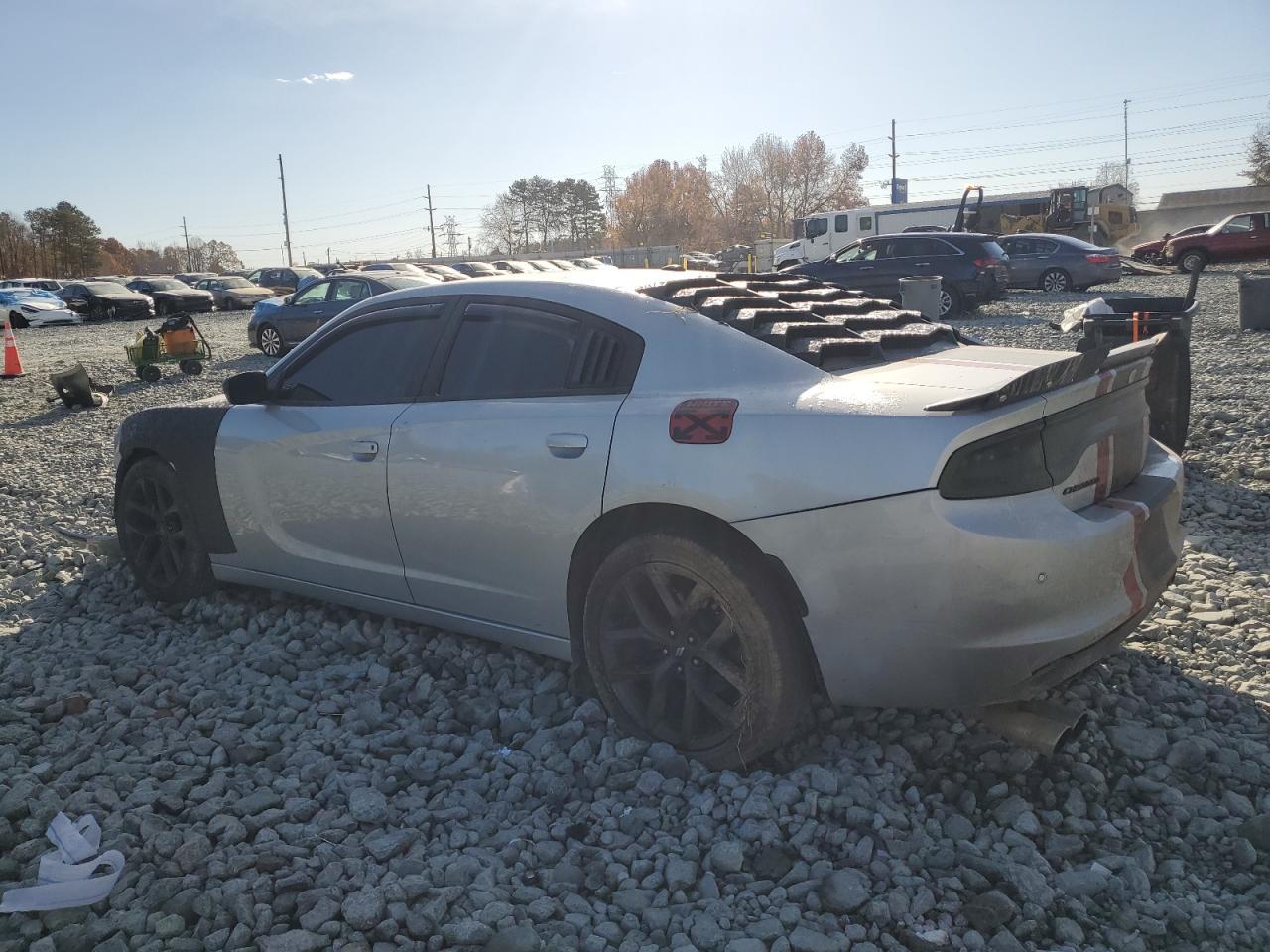 2019 Dodge Charger Sxt - Image 2