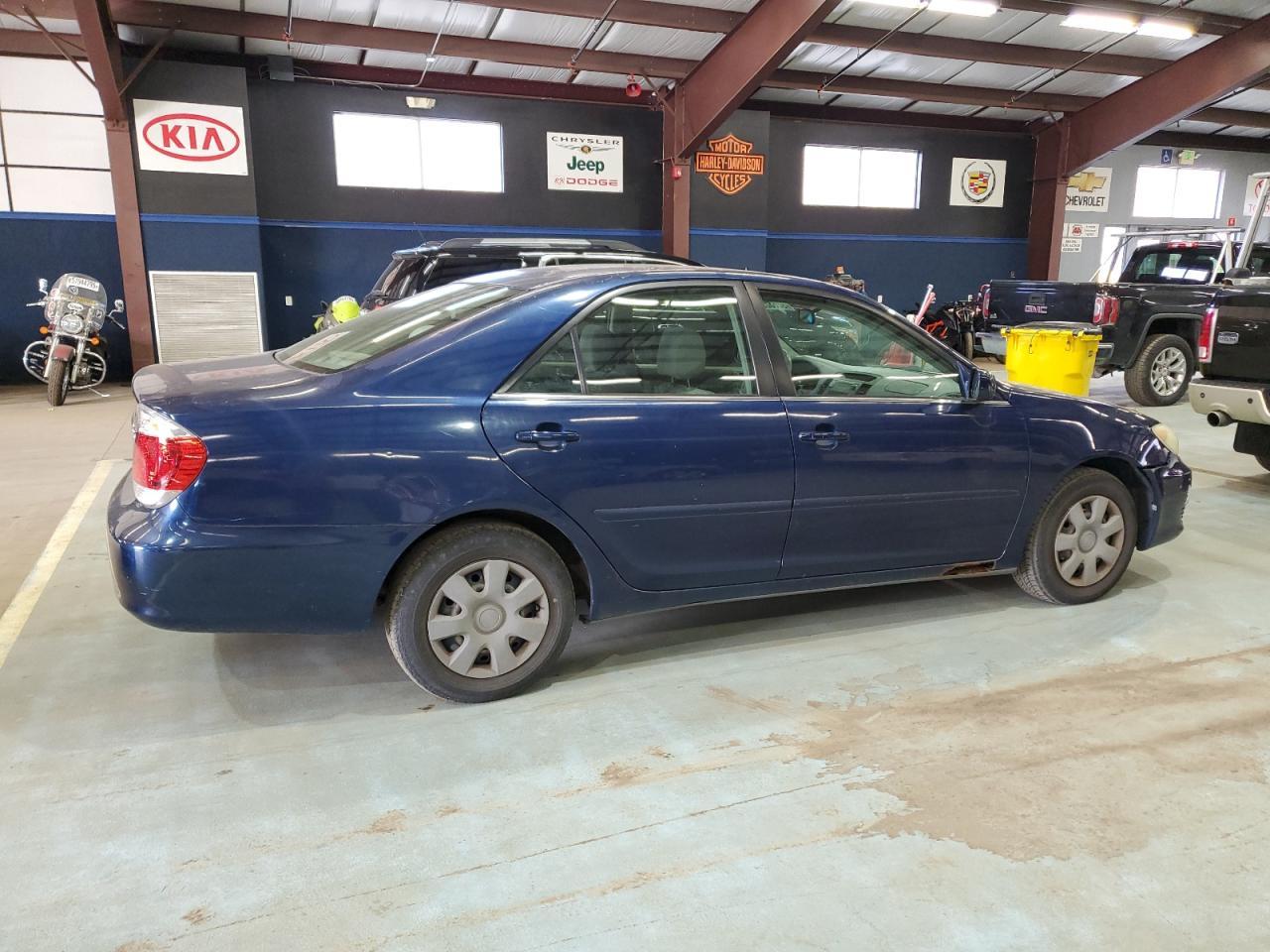2005 Toyota Camry Le - Фото 3