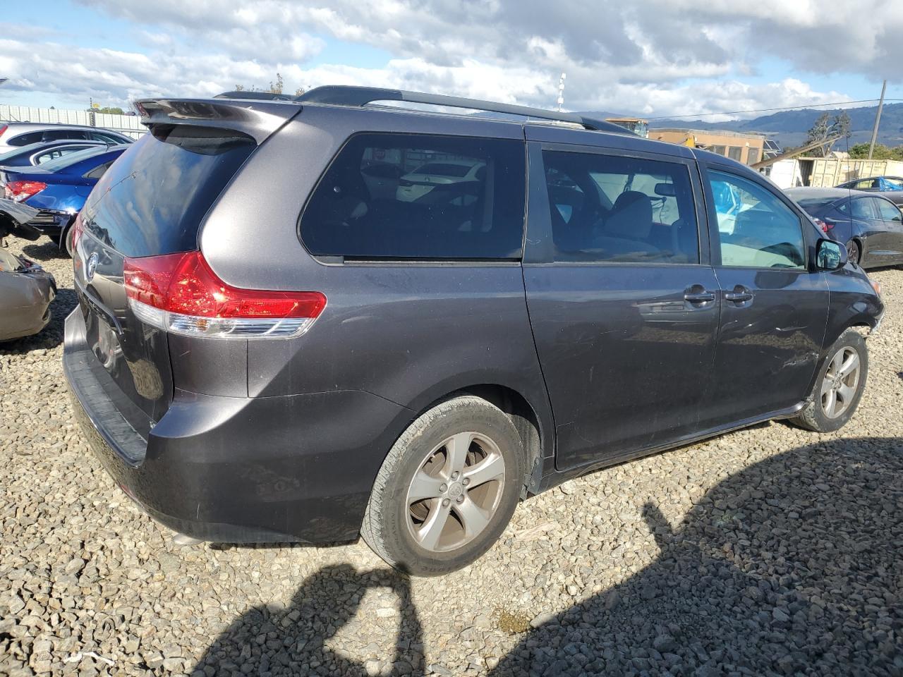 2013 Toyota Sienna Le - Фото 3