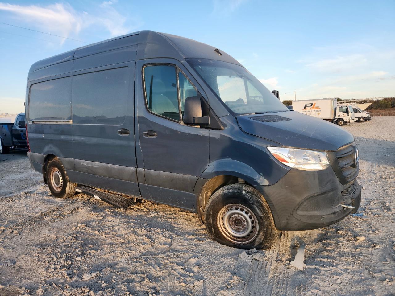 2019 Mercedes Benz Sprinter Delivery Van - Фото 4