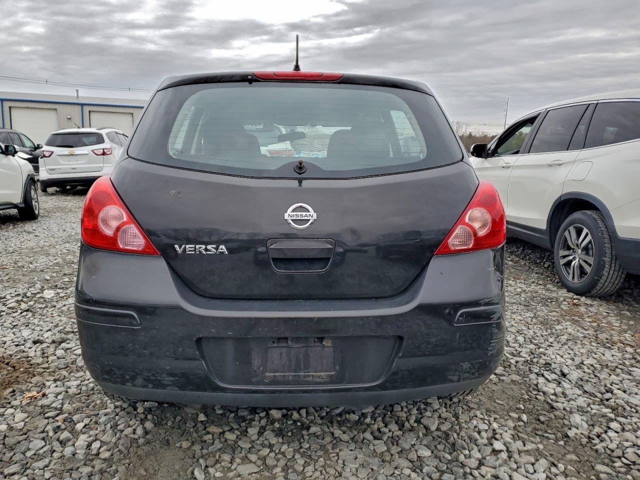 2011 Niss Versa - Фото 6
