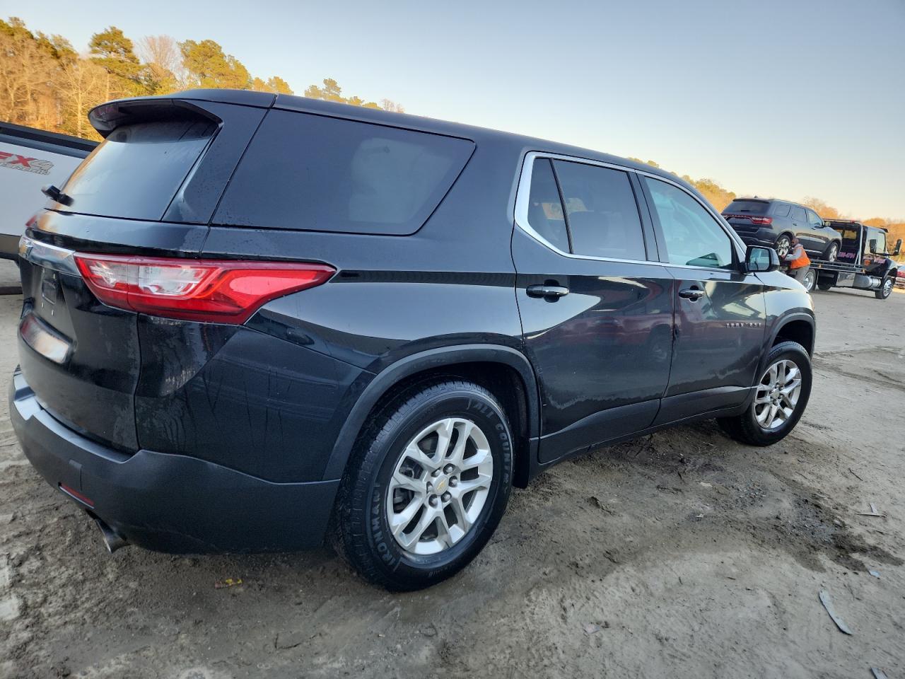 2020 Chevrolet Traverse Ls - Фото 3