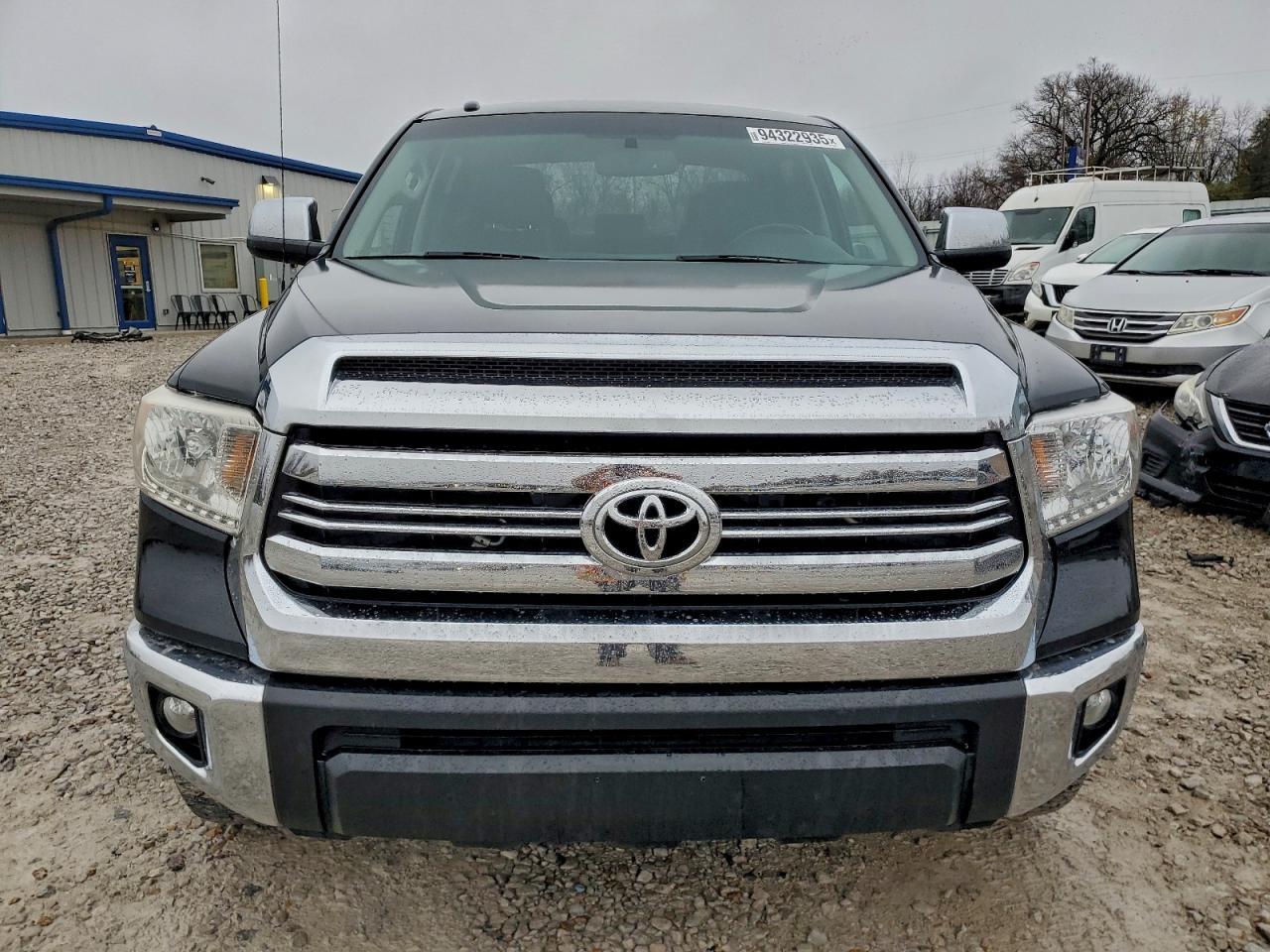 2015 Toyota Tundra Crewmax Limited - Фото 5