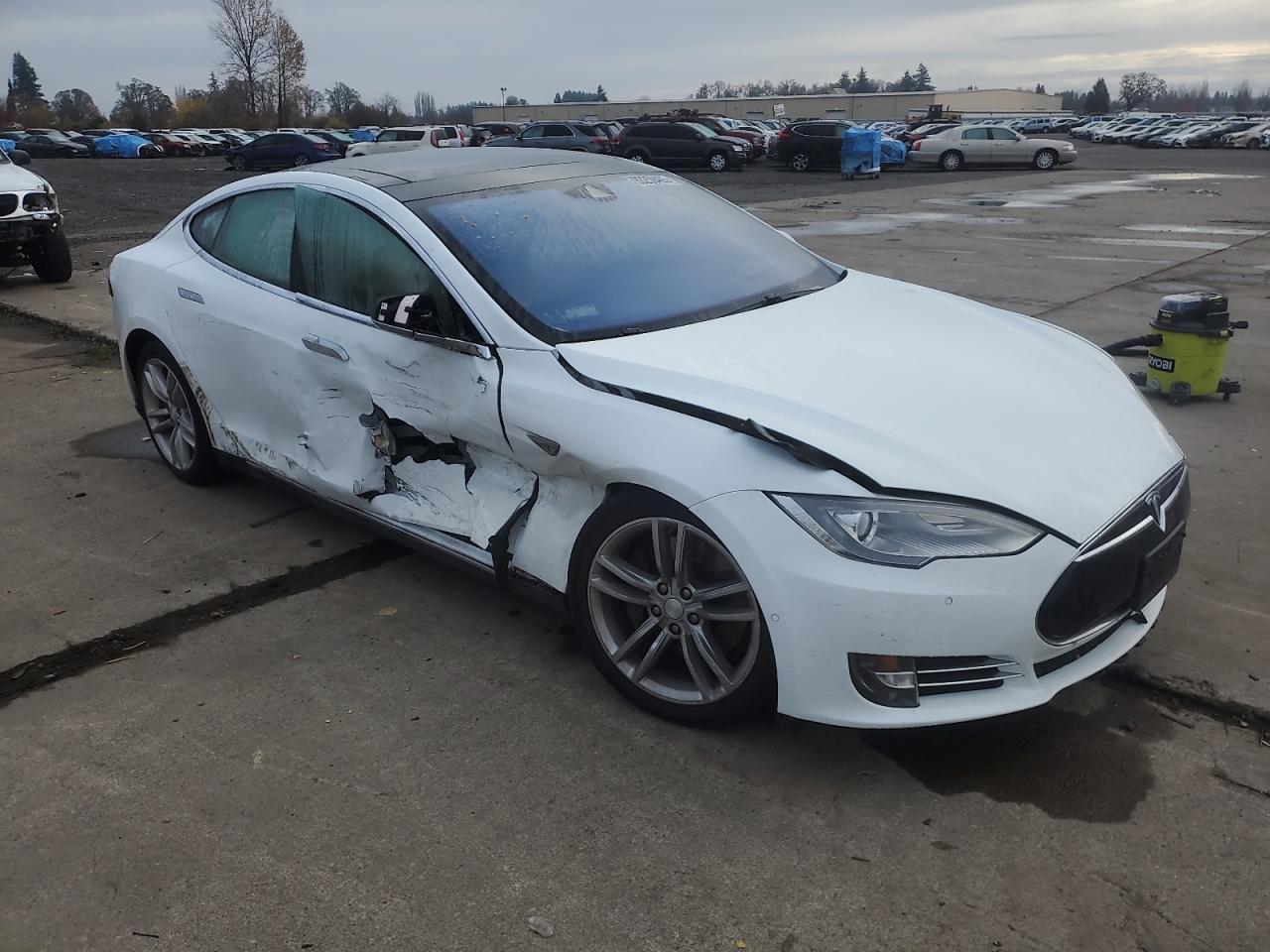 2015 Tesla Model S 85D - Фото 4