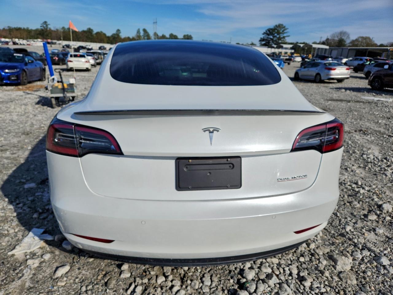 2020 Tesla Model 3 - Фото 6