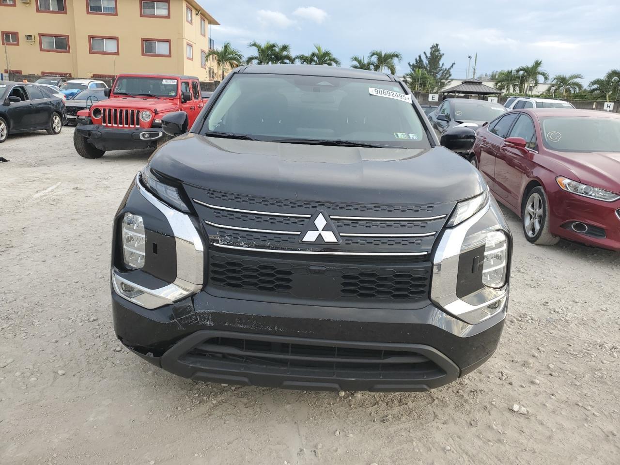 2022 Mitsubishi Outlander Es - Фото 5