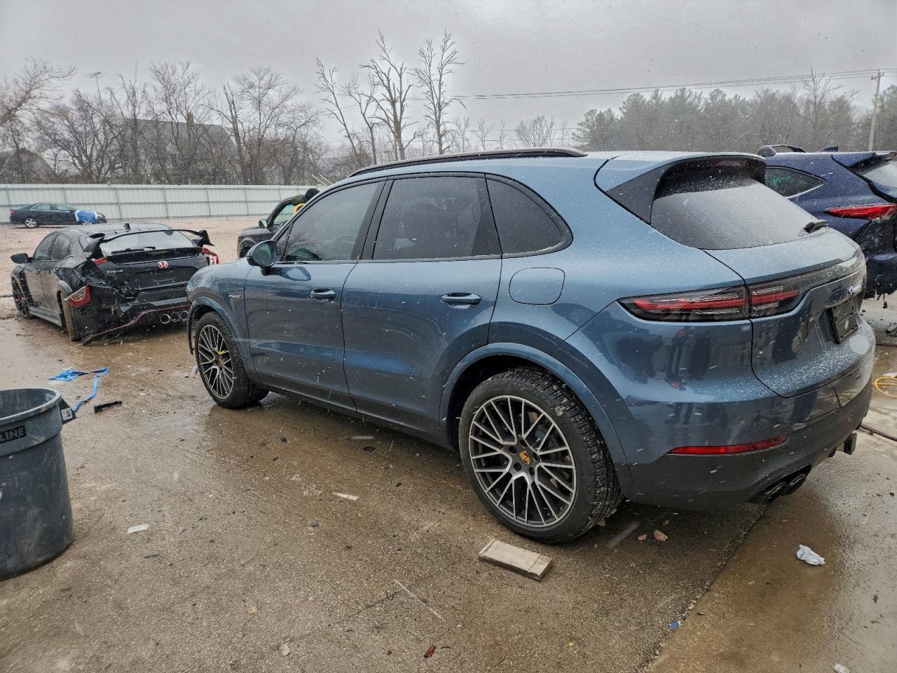 2020 Porsche Cayenne E-Hybrid - Image 2