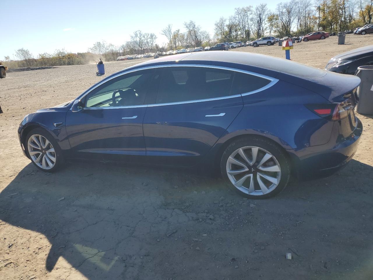 2018 Tesla Model 3 - Фото 2