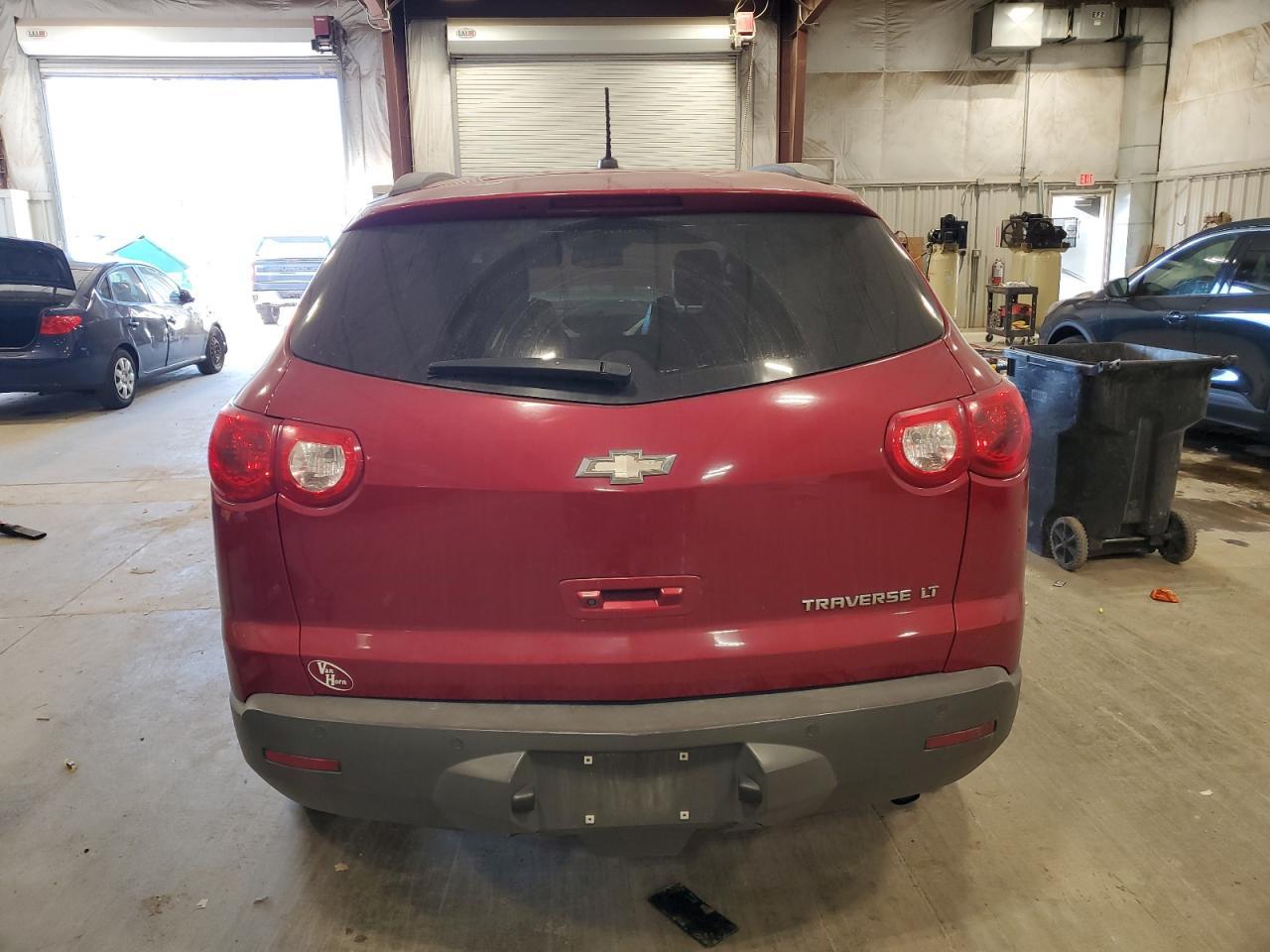 2012 Chev Traverse L - Фото 6