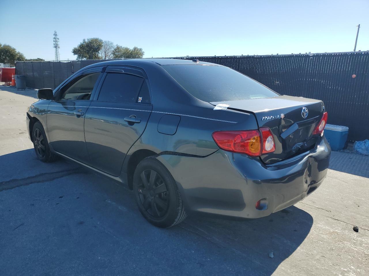2010 Toyota Corolla Base - Фото 2