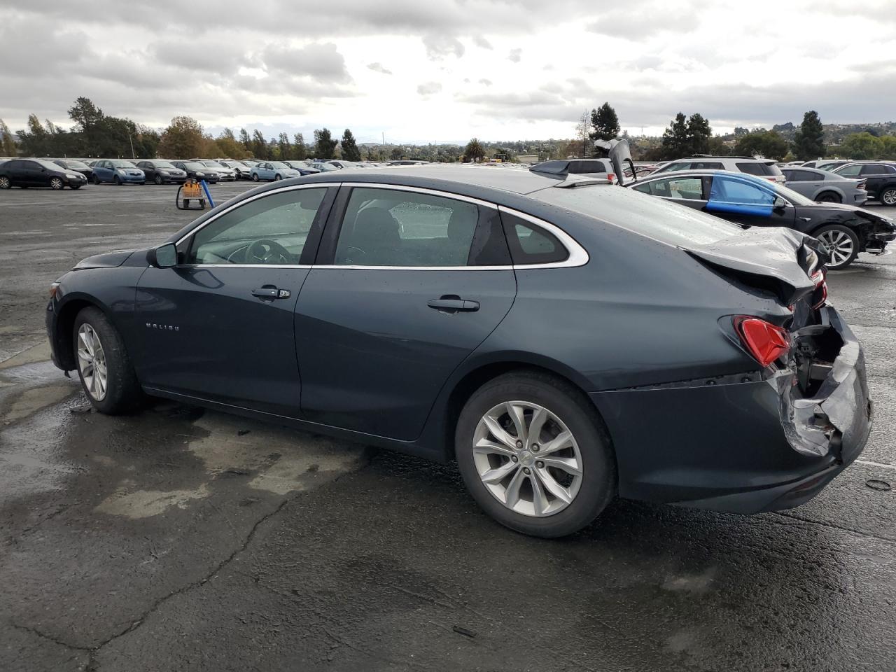2020 Chevrolet Malibu Lt - Image 2